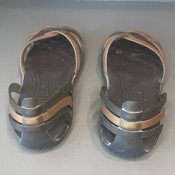 Crocs Women’s Isabella Sandals Sz 6 Brown Gold  Strappy Flat Huarache Vacation - Picture 7 of 8